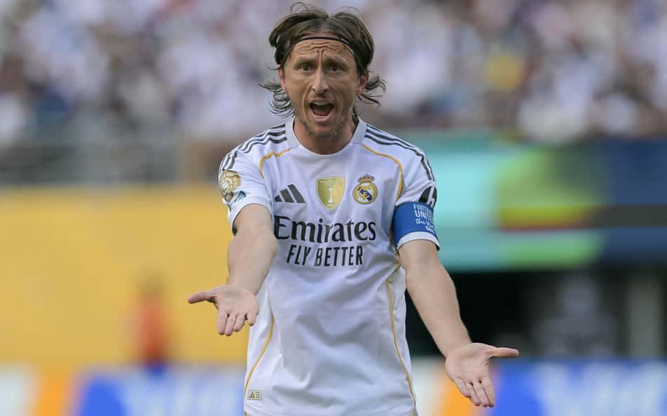 Em derrota para o PSG no Mundial, Modric e Vázquez se despedem do Real Madrid