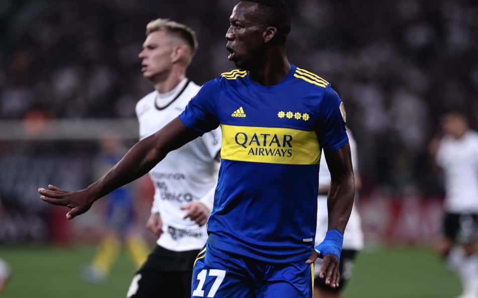 Advíncula vem para o São Paulo? Entenda a situação do lateral do Boca Juniors