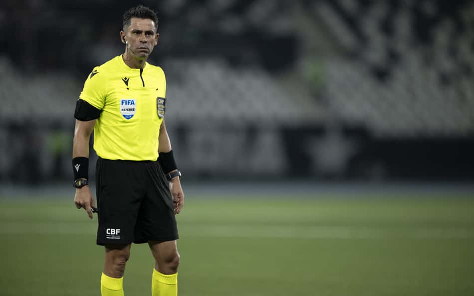 Flávio Rodrigues de Souza apitará duelo entre Sprot e Botafogo (Foto: Jorge Rodrigues/AGIF)