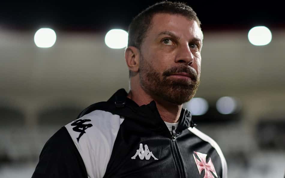 Torcida do Vasco manda recado para o presidente Pedrinho