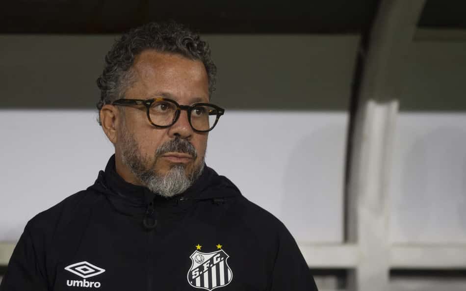 Cléber Xavier desaprova o desempenho do Santos diante do Mirassol