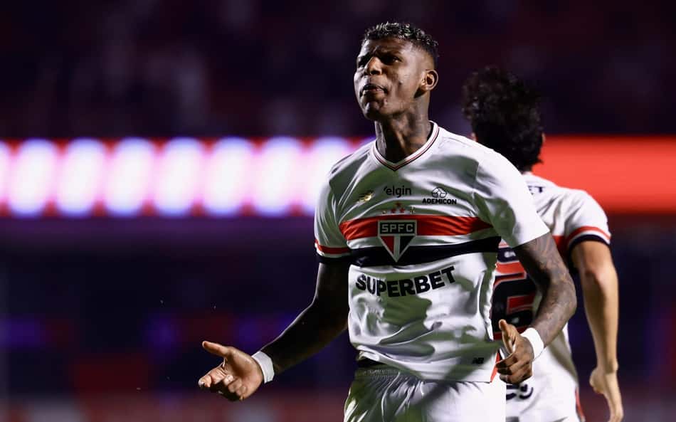 Arboleda celebra oito anos no São Paulo: 'Dou a vida'