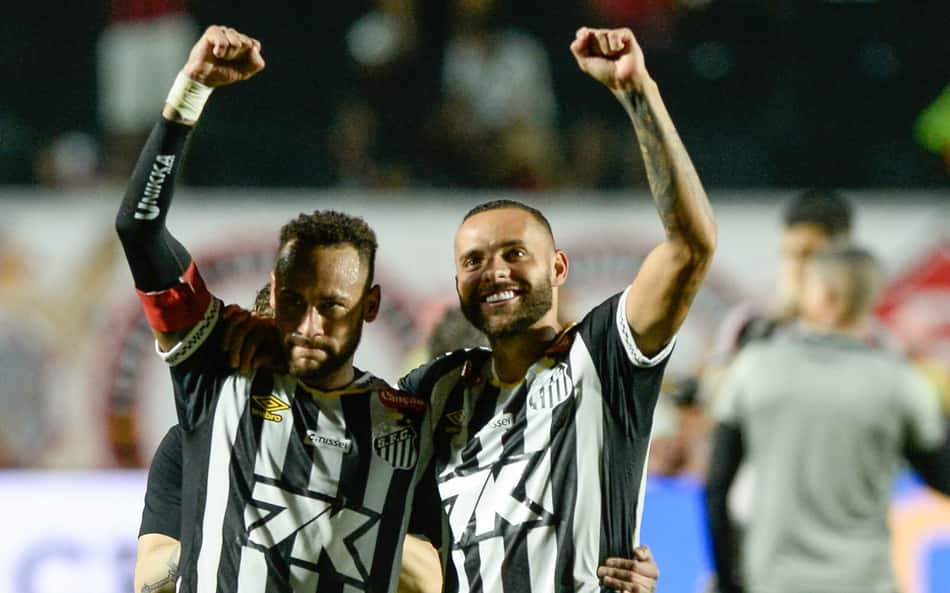 Guilherme é o artilheiro do Santos na temporada com 13 gols e Neymar é o líder em assistências com 4 no total. (Foto: Jhony Pinho/AGIF)