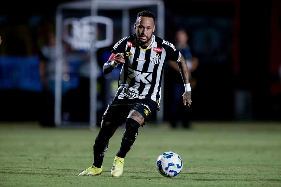 Neymar tem contrato com o Santos até o final deste ano. (Foto: Jhony Pinho/AGIF)