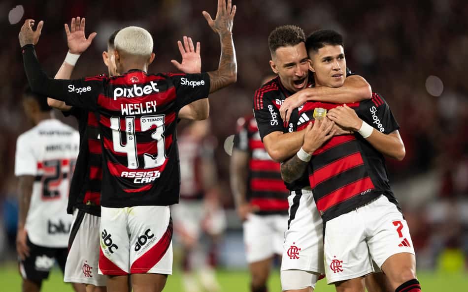 Melhores Momentos: Flamengo domina São Paulo e assume liderança isolada do Brasileirão