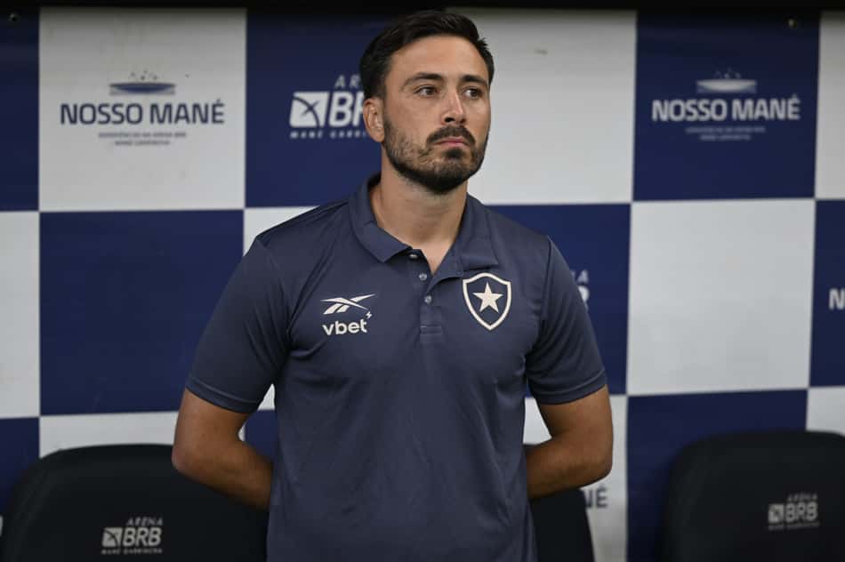 Davide Ancelotti é o novo técnico do Botafogo (Foto: Mateus Bonomi/AGIF)
