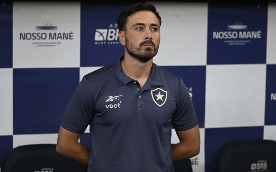 Davide Ancelotti é liberado pela CBF e fica no banco do Botafogo contra o Vasco