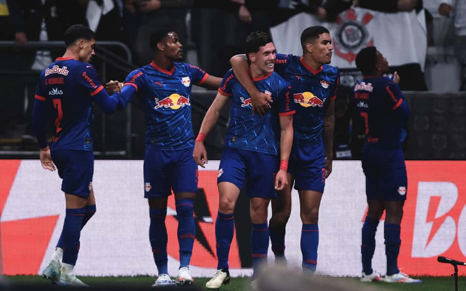 Derrota, vaias e falta de coletivo escancaram crise no Corinthians contra o Red Bull Bragantino
