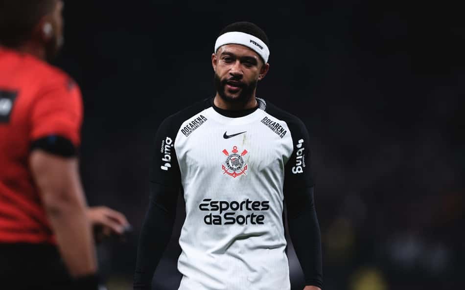 Presidente do Corinthians nega pendências com Memphis e não descarta renegociação