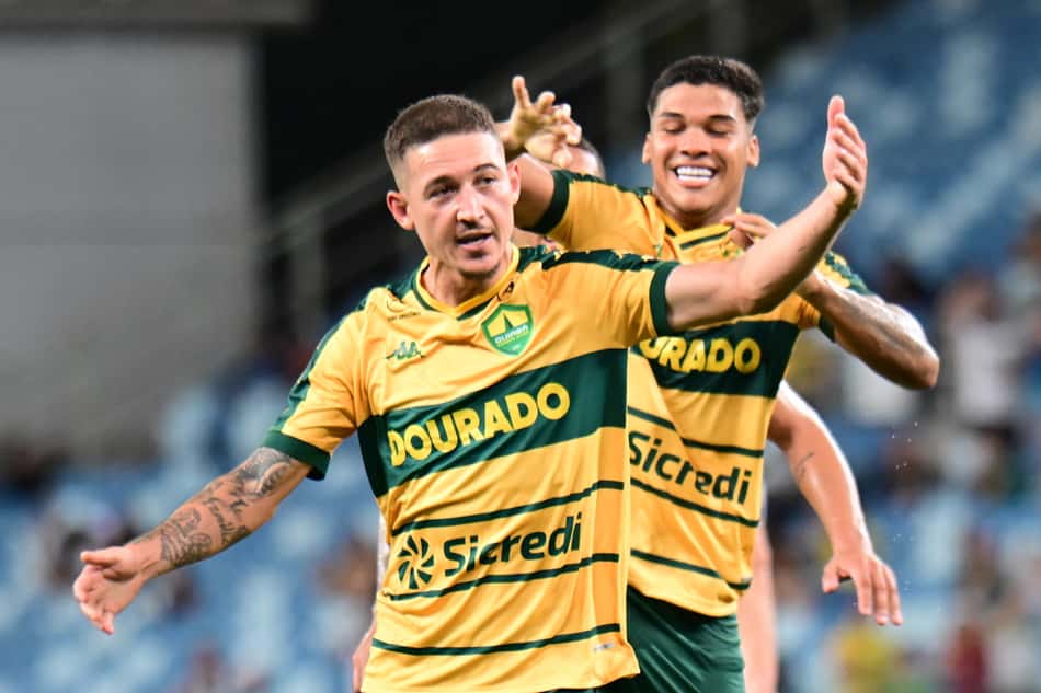 Jogos de hoje: o Cuiabá entra em campo para enfrentar a Ferroviária (Foto: Francisco Alves/AGIF)