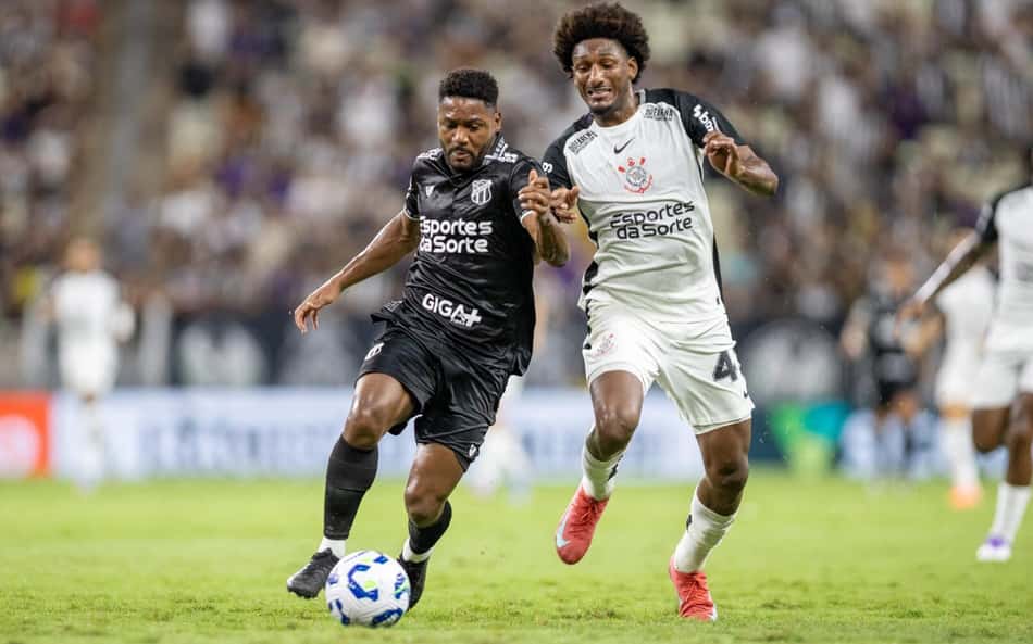 Partida entre Ceará e Corinthians, pelo Brasileirão (Foto: Baggio Rodrigues/AGIF)