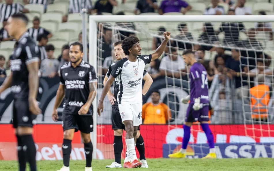 Talles Magno 'acorda' em vitória do Corinthians e apresenta credencial a Dorival