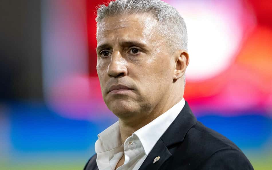 Crespo fala em arrumar a defesa do São Paulo e em pontuar todo jogo para se afastar do Z4