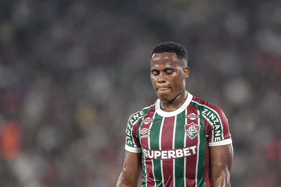 Jhon Arias fez último jogo pelo Fluminense diante do Cruzeiro (Foto: Thiago Ribeiro/AGIF)
