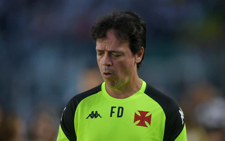 ANÁLISE: Escolhas de Diniz custam mais um resultado do Vasco