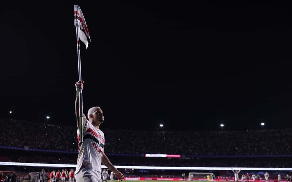 Luciano comenta importância da vitória no clássico e responde se já se considera ídolo do São Paulo
