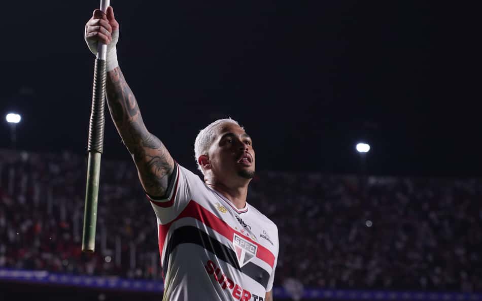 O atacante do São Paulo Luciano marcou dois gols na vitória diante do Corinthians. (Foto: Ettore Chiereguini/AGIF)