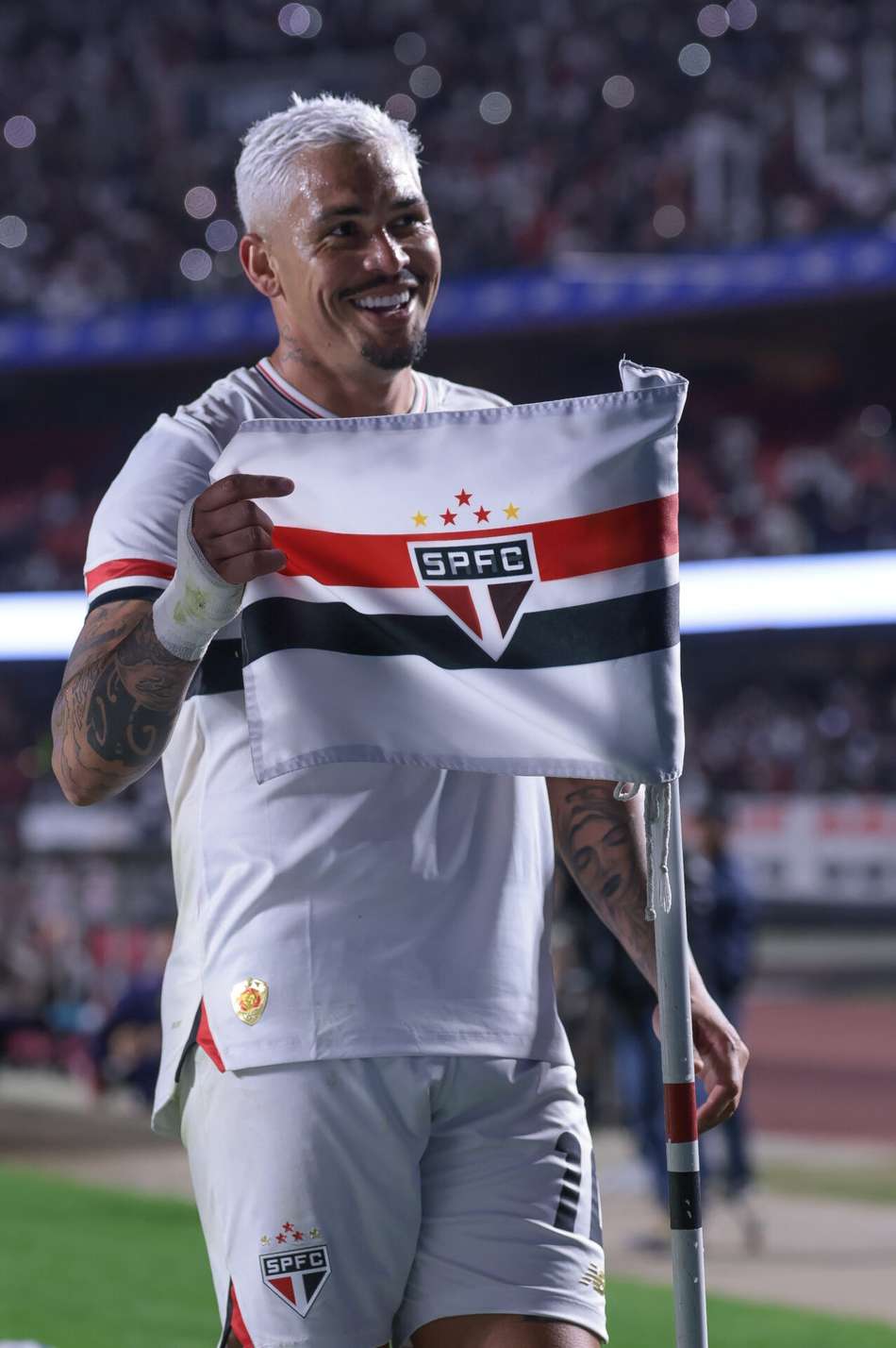 No São Paulo desde 2020, Luciano soma  294 jogos e 96 gols com o Tricolor. (Foto: Marcello Zambrana/AGIF)