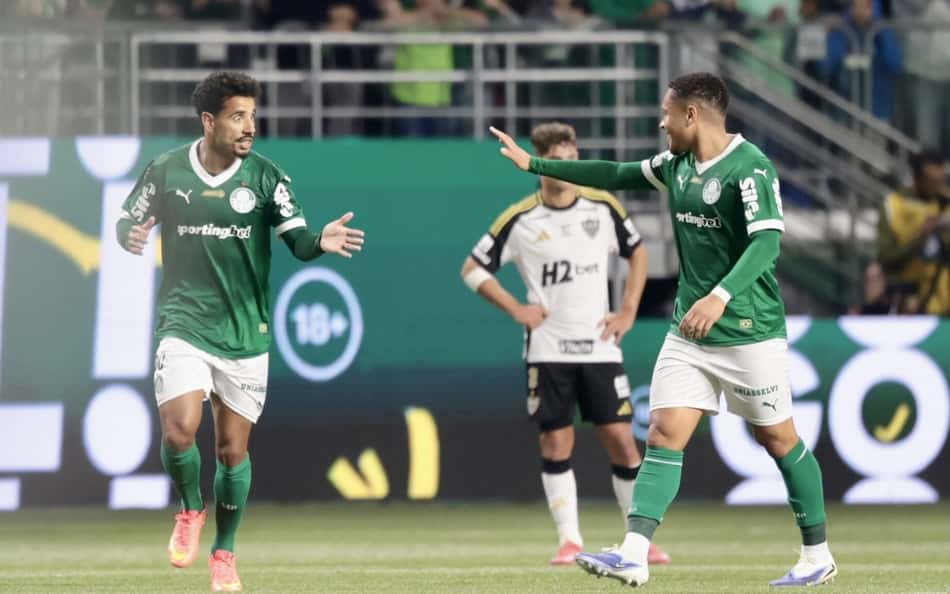 Vitor Roque é ovacionado, e Palmeiras vence a primeira em casa com gol de substituto de Ríos