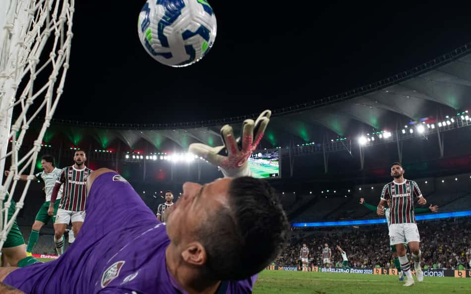 Fluminense desperdiça 45 minutos perfeitos em 50' desastrosos e perde para o Palmeiras