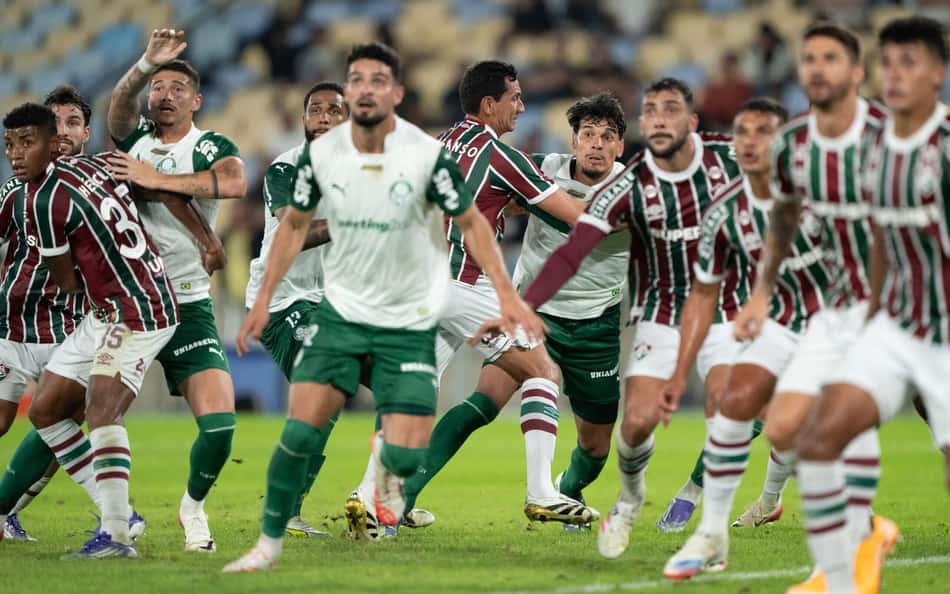 Comentarista de arbitragem bate o martelo sobre expulsão em Fluminense x Palmeiras