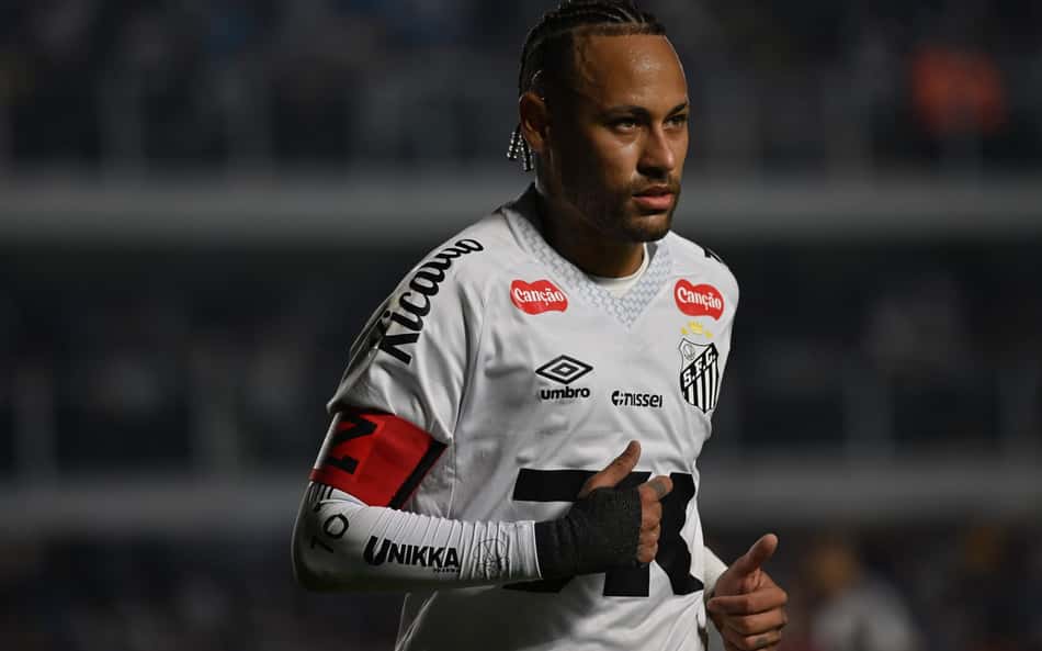 Neymar faz o 15º jogo pelo Santos na segunda passagem pelo clube. (Foto: Jota Erre/AGIF)