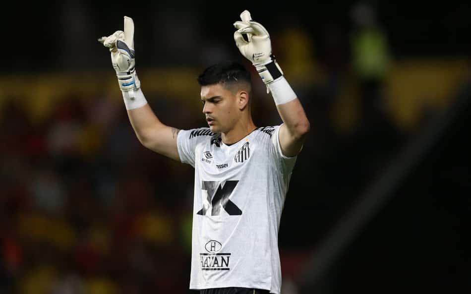 Web se desespera com erro de titular do Santos: 'A parada tá feia mesmo'