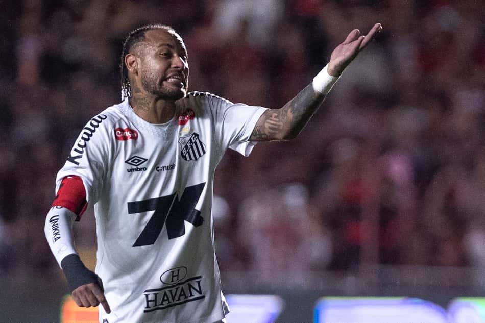 Neymar recebeu críticas recentes da torcida do Santos (Foto: Rafael Vieira/AGIF)