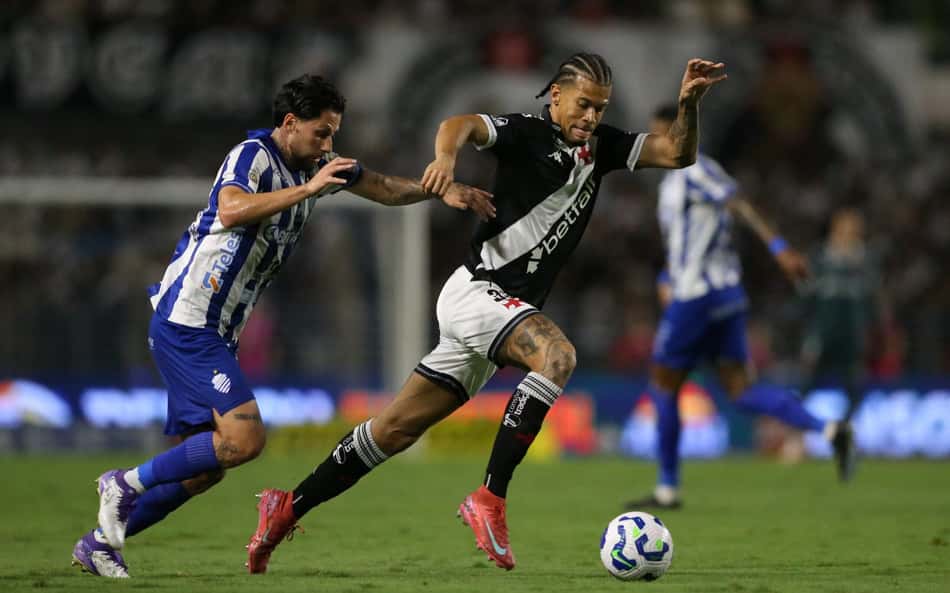 Ex-jogador questiona expulsão em CSA x Vasco: 'Desnecessária'