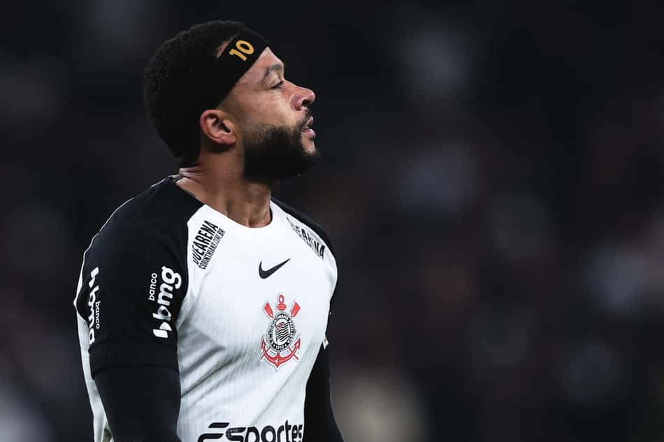 Memphis em ação pelo Corinthians