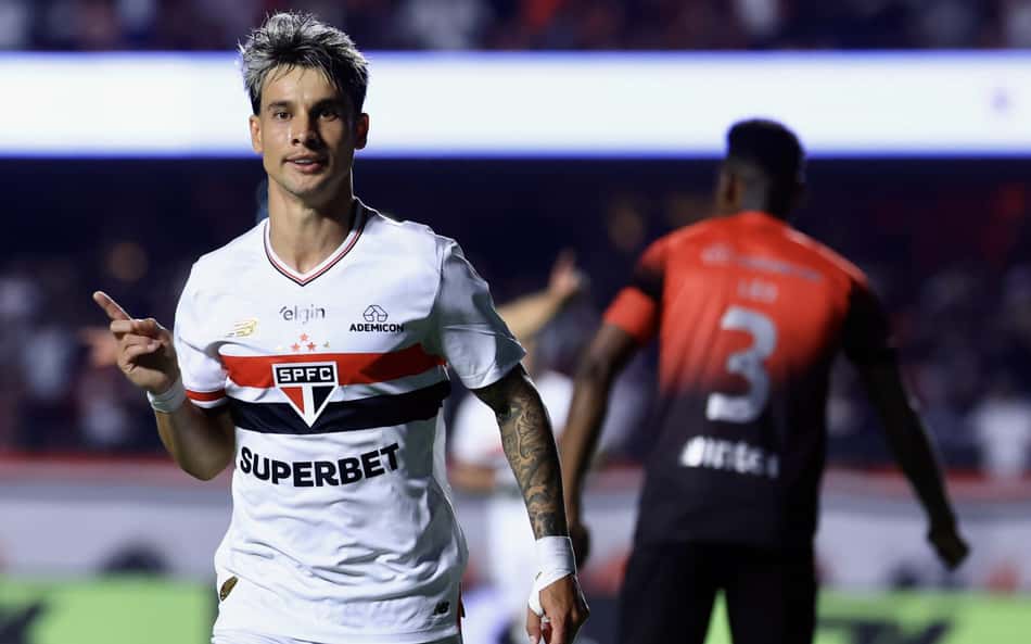 Ferreirinha celebra vitória do São Paulo e fala sobre bom momento