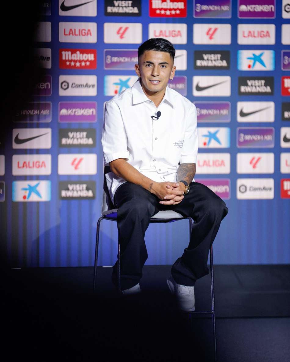 Thiago Almada falou com a imprensa em sua apresentação pelo Atlético de Madrid (Foto: Reprodução)