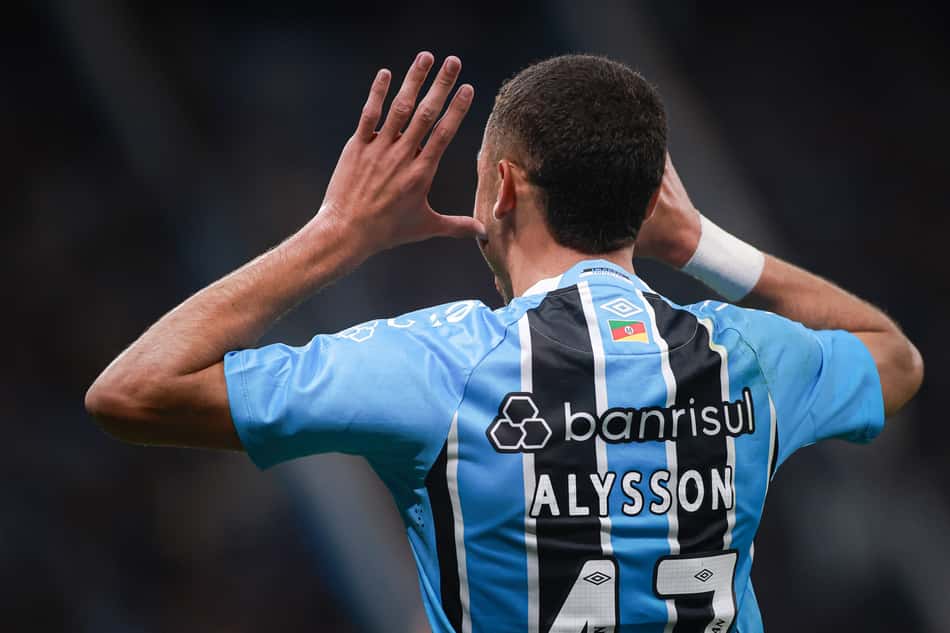 Alysson comemora seu gol na vitória do Grêmio sobre o São José pela Recopa Gaúcha. (Foto: Maxi Franzoi/AGIF)