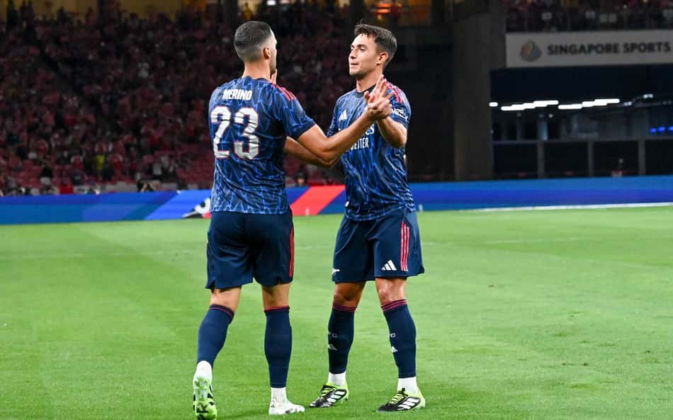 Em estreia de ex-United, Arsenal vira contra Newcastle em amistoso