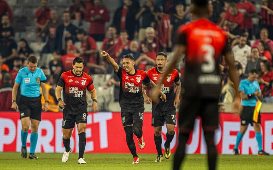 Athletico avalia jogo contra o São Paulo com 'seriedade', mas coloca Série B como prioridade