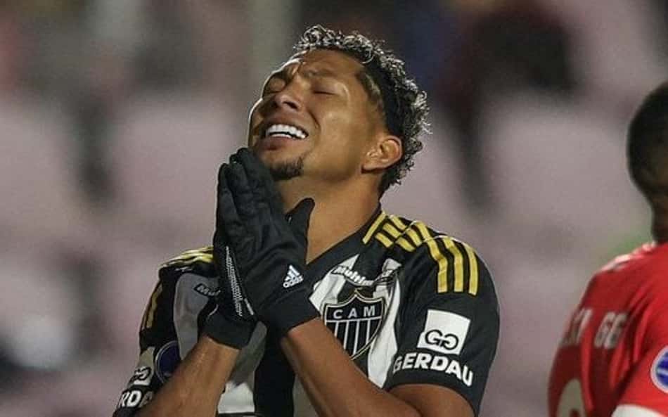 Atitude de Rony com Atlético-MG assusta web: 'Do nada?'