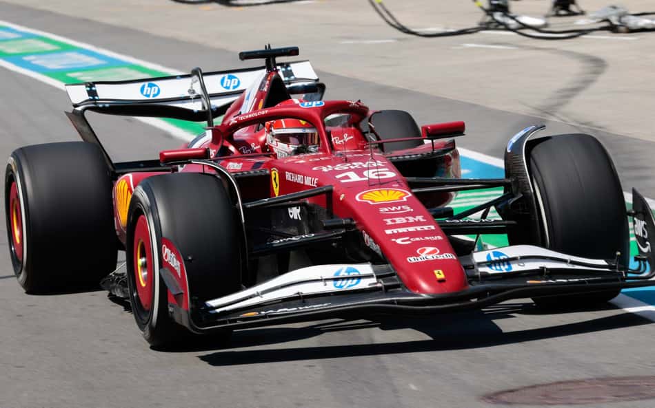 Charles Leclerc com sua Ferrari no GP do Canadá (foto: SHAWN THEW / POOL / AFP)