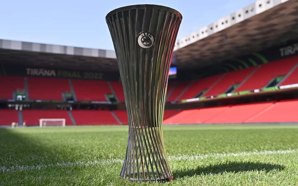 Conference-League-troféu