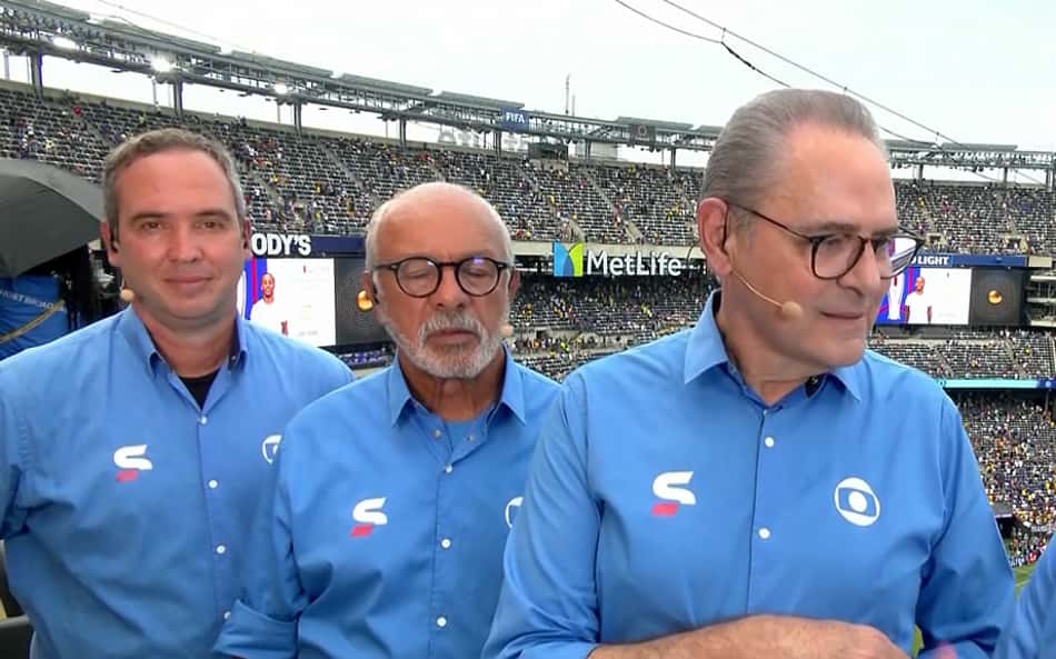 Equipe de transmissão da Globo viraliza após dancinha em Fluminense x Chelsea