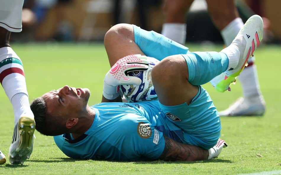 Fábio lamenta eliminação do Fluminense no Mundial: 'Difícil'