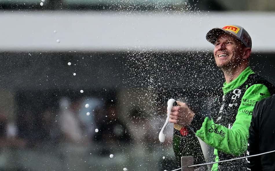 'Que diabos aconteceu?': Leclerc revela susto com pódio de Hülkenberg na Inglaterra