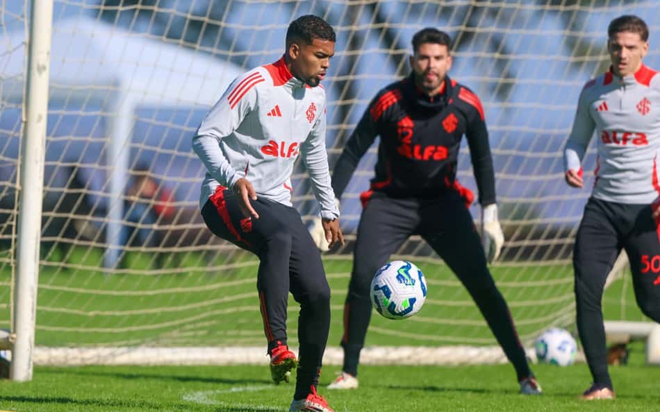 Escalação de Internacional x Vasco: Roger Machado muda ataque