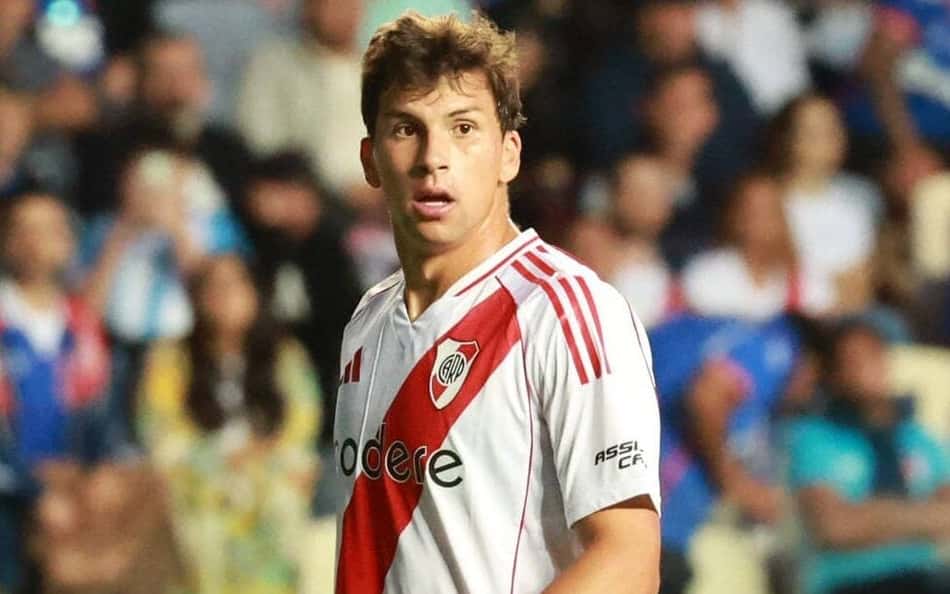 Gonzalo Tapia chega ao Brasil para assinar com o São Paulo