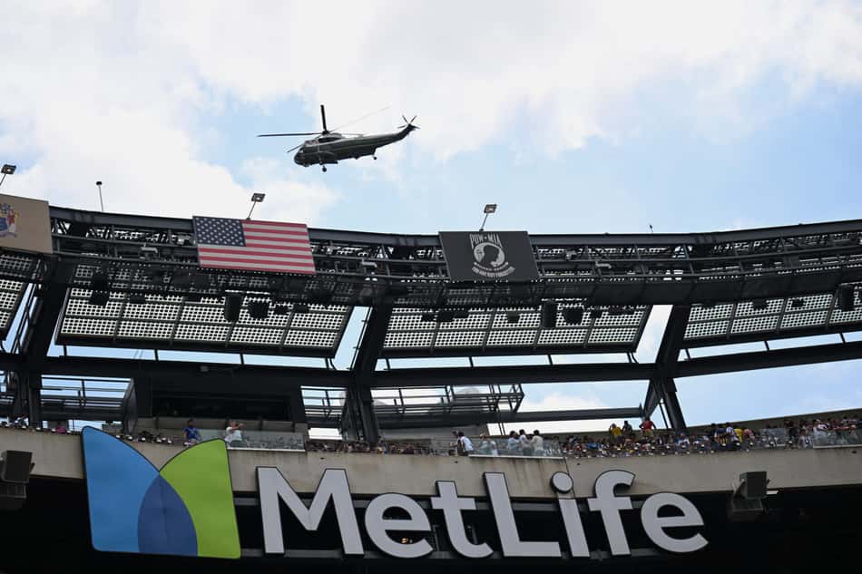 Helicóptero de Trump chega no MetLife Stadium para a final do Mundial de Clubes entre Chelsea e PSG