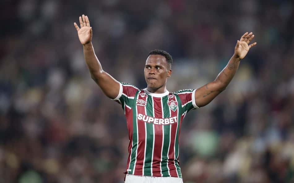 Arias publica agradecimento em despedida do Fluminense nas redes sociais