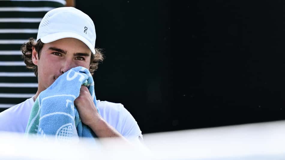 João Fonseca enfrenta Nicolas Jarry pela terceira fase em Wimbledon (foto: Kirill KUDRYAVTSEV / AFP)