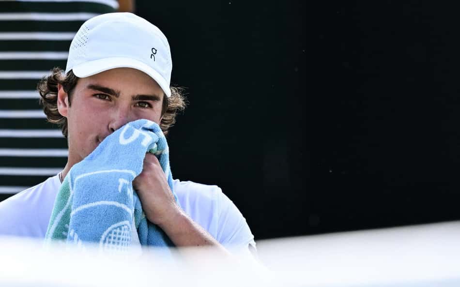 João Fonseca enfrenta Nicolas Jarry pela terceira fase em Wimbledon (foto: Kirill KUDRYAVTSEV / AFP)