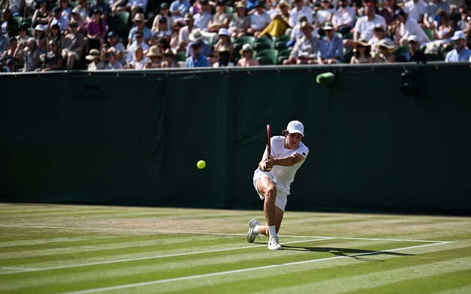 João Fonseca tenta, mas desperdiça chances e está fora de Wimbledon