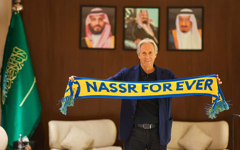 Al-Nassr acerta com zagueiro destaque do futebol europeu; veja