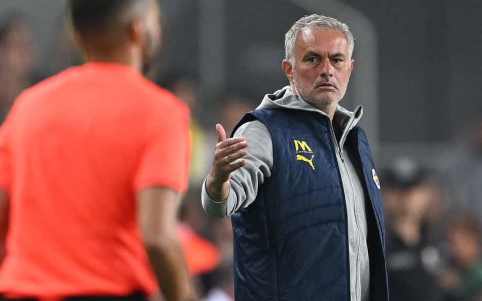 José Mourinho pede contratação de jogador brasileiro para o Fenerbahçe